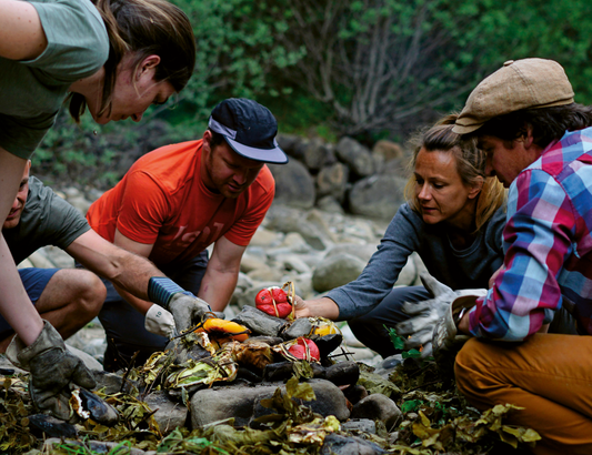 Das Feuer lockt nicht nur zum Bräteln