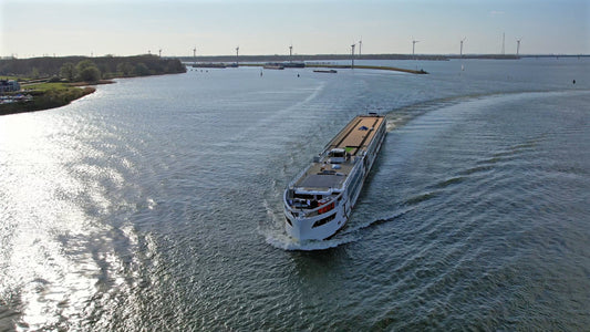 Excellence Crown – neuer Schweizer Hybrid-Flussliner legt ab