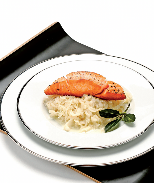 Champagner-Sauerkraut mit gebratenem Lachs