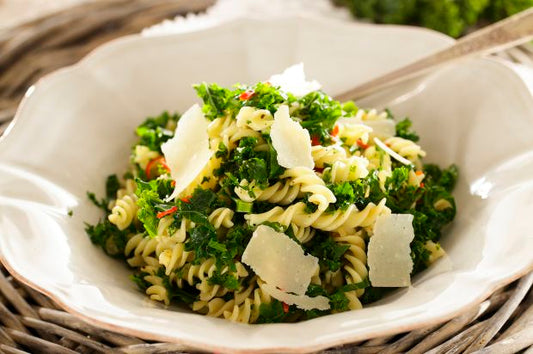 Fusilli mit pikantem Federkohl